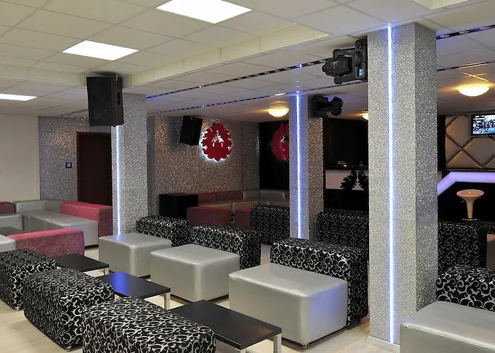 ホテル Aurora Erlangen 3*