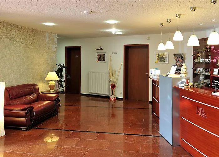 Aurora Erlangen מלון 3*