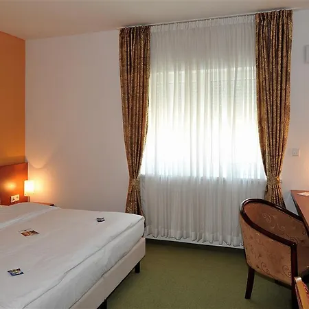 Aurora Erlangen 3* Heßdorf