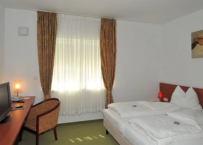 Aurora Erlangen ホテル 3*